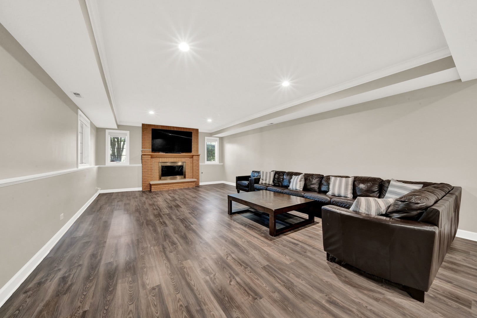 5 S Meadow Court, South Barrington, IL 60010 5 S Meadow Court, South Barrington, IL 60010