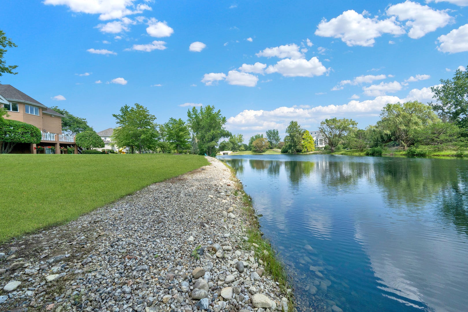 5 S Meadow Court, South Barrington, IL 60010 5 S Meadow Court, South Barrington, IL 60010