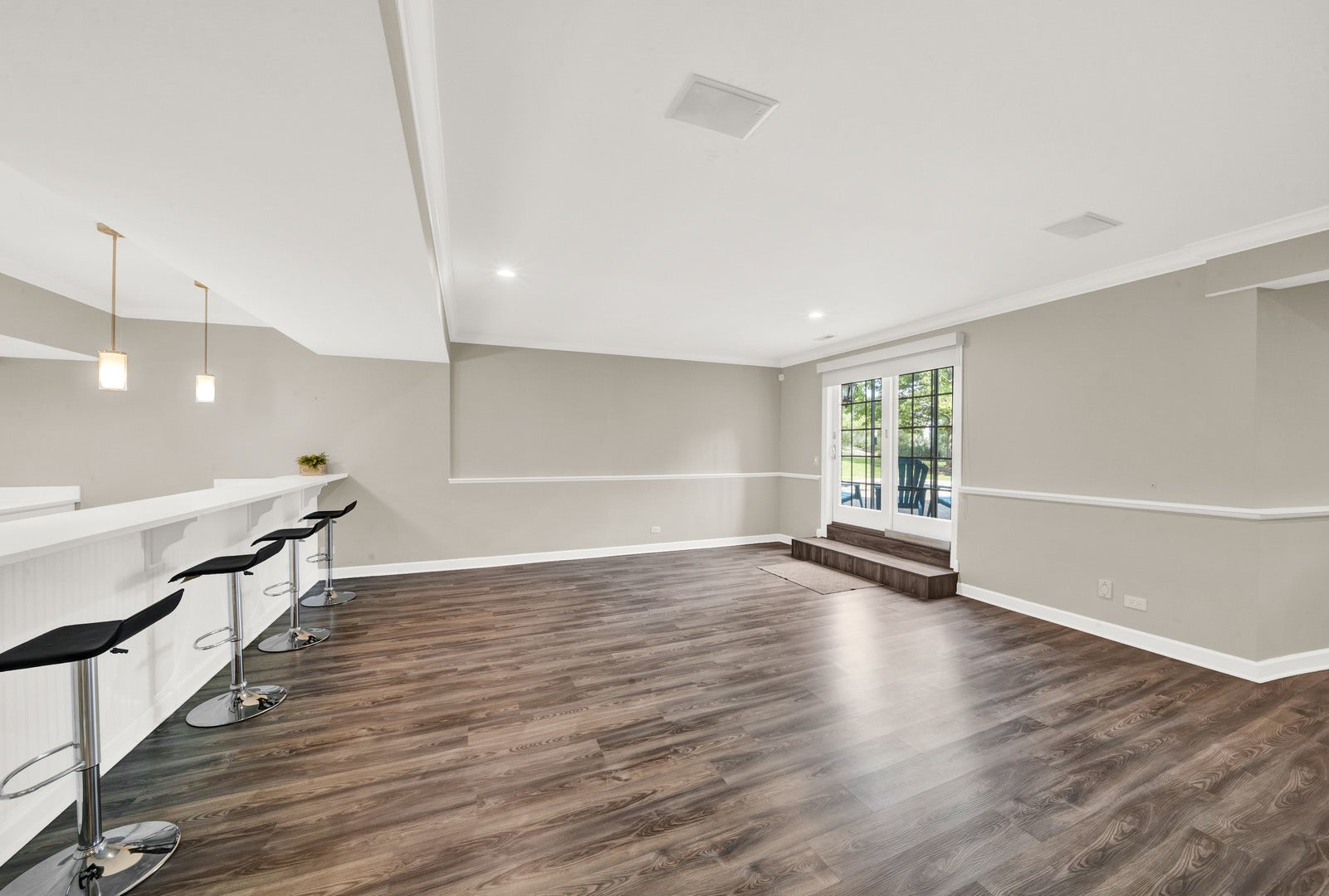 5 S Meadow Court, South Barrington, IL 60010 5 S Meadow Court, South Barrington, IL 60010