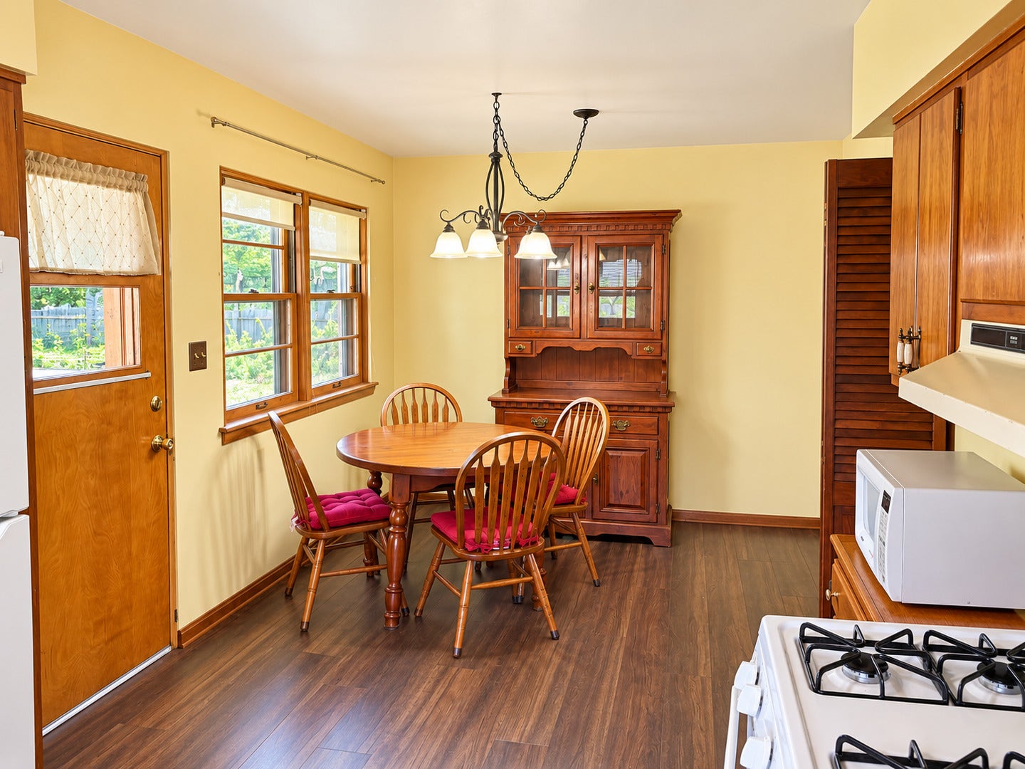 1004 Magnolia Drive, Joliet, IL 60435 1004 Magnolia Drive, Joliet, IL 60435