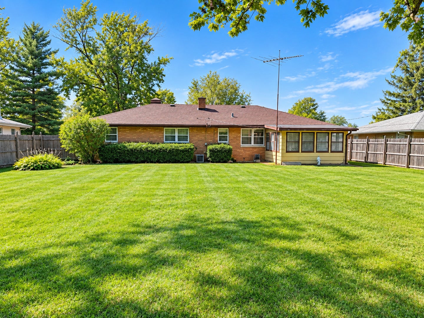 1004 Magnolia Drive, Joliet, IL 60435 1004 Magnolia Drive, Joliet, IL 60435