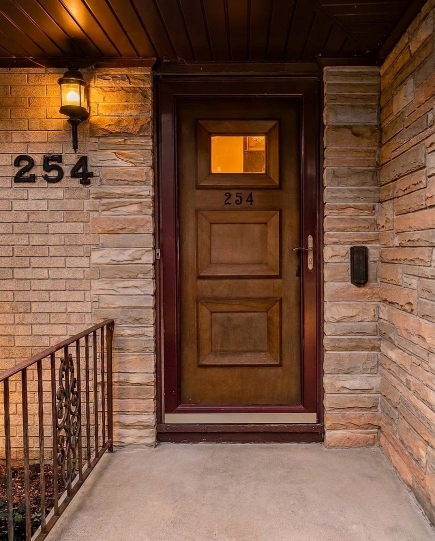 254 Wing Park Boulevard, Elgin, IL 60123 254 Wing Park Boulevard, Elgin, IL 60123