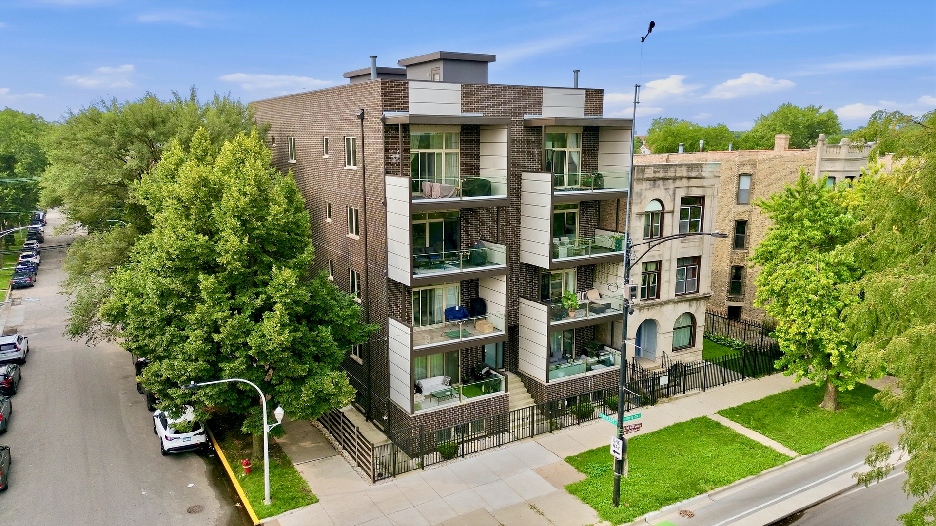 2835 W Division Street, Chicago, IL 60622 2835 W Division Street, Chicago, IL 60622