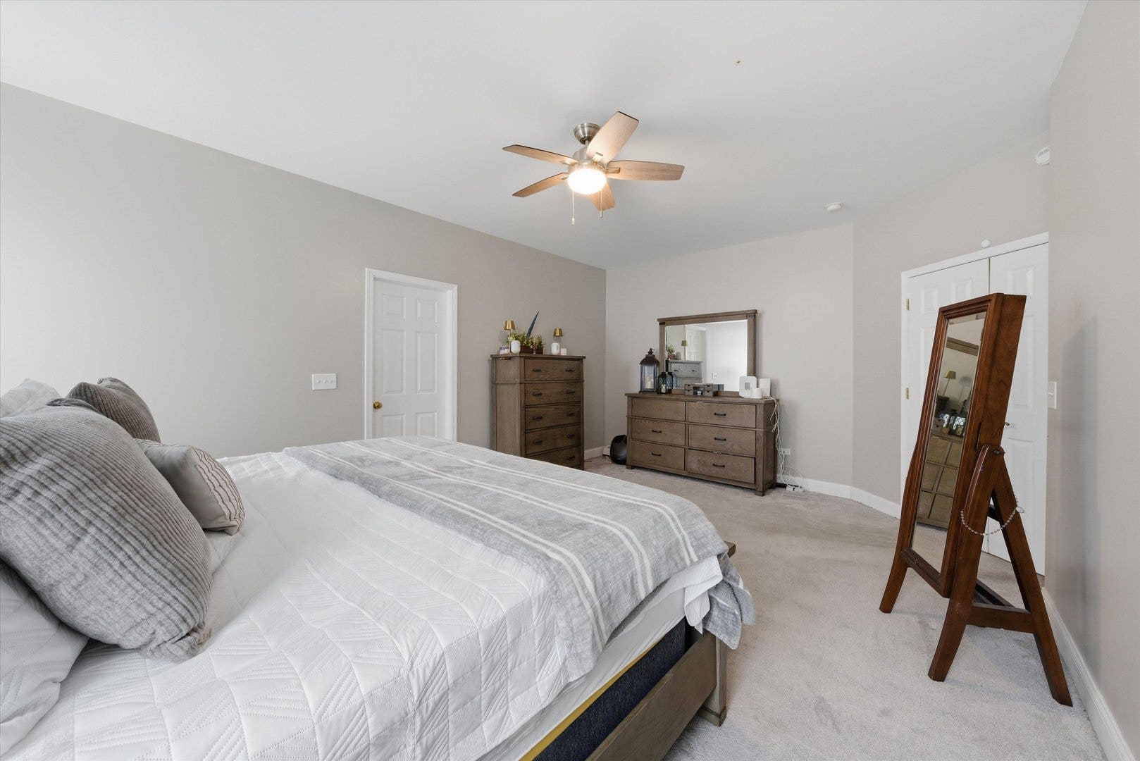 1571 Woodland Lane, Bolingbrook, IL 60490 1571 Woodland Lane, Bolingbrook, IL 60490