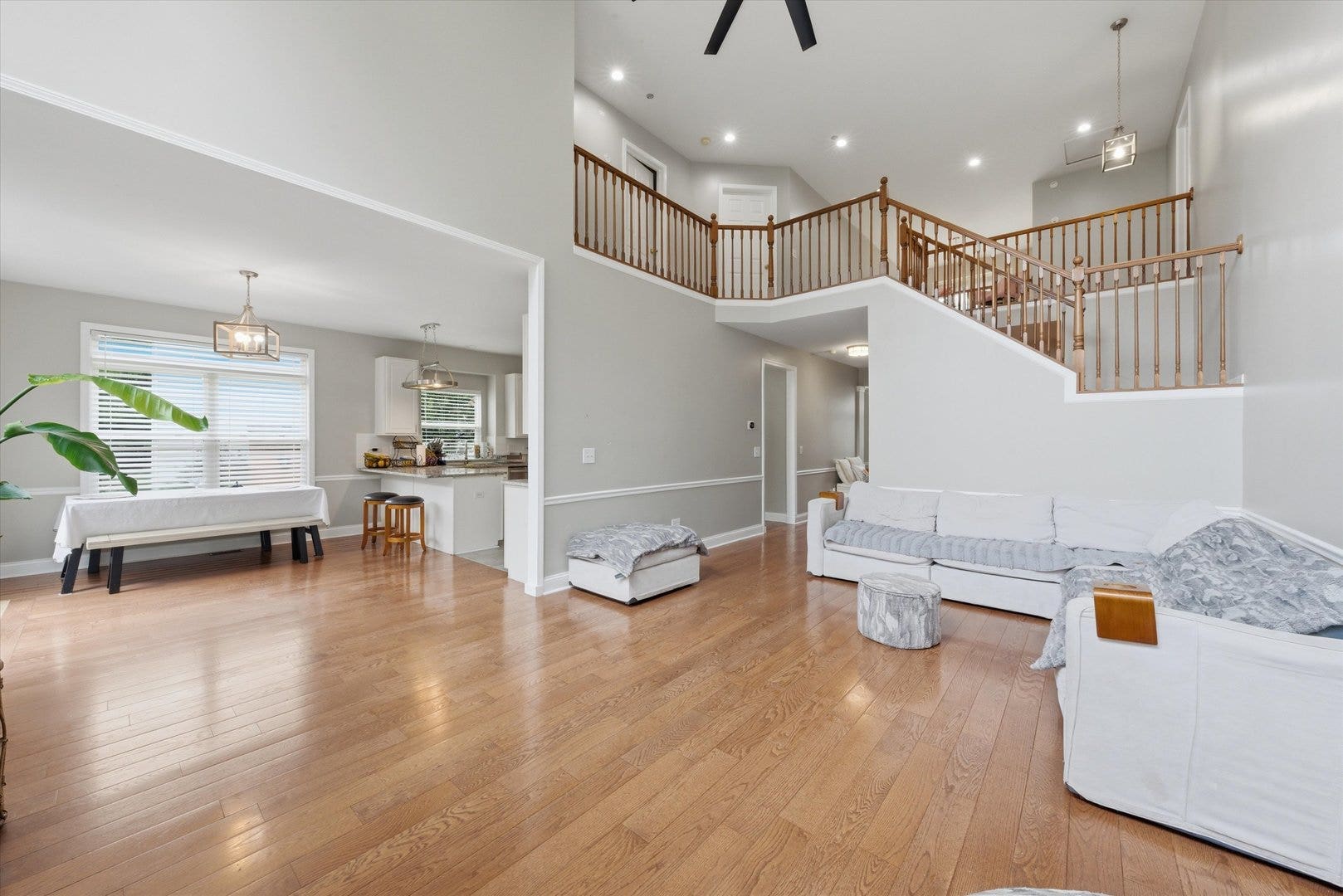 1571 Woodland Lane, Bolingbrook, IL 60490 1571 Woodland Lane, Bolingbrook, IL 60490