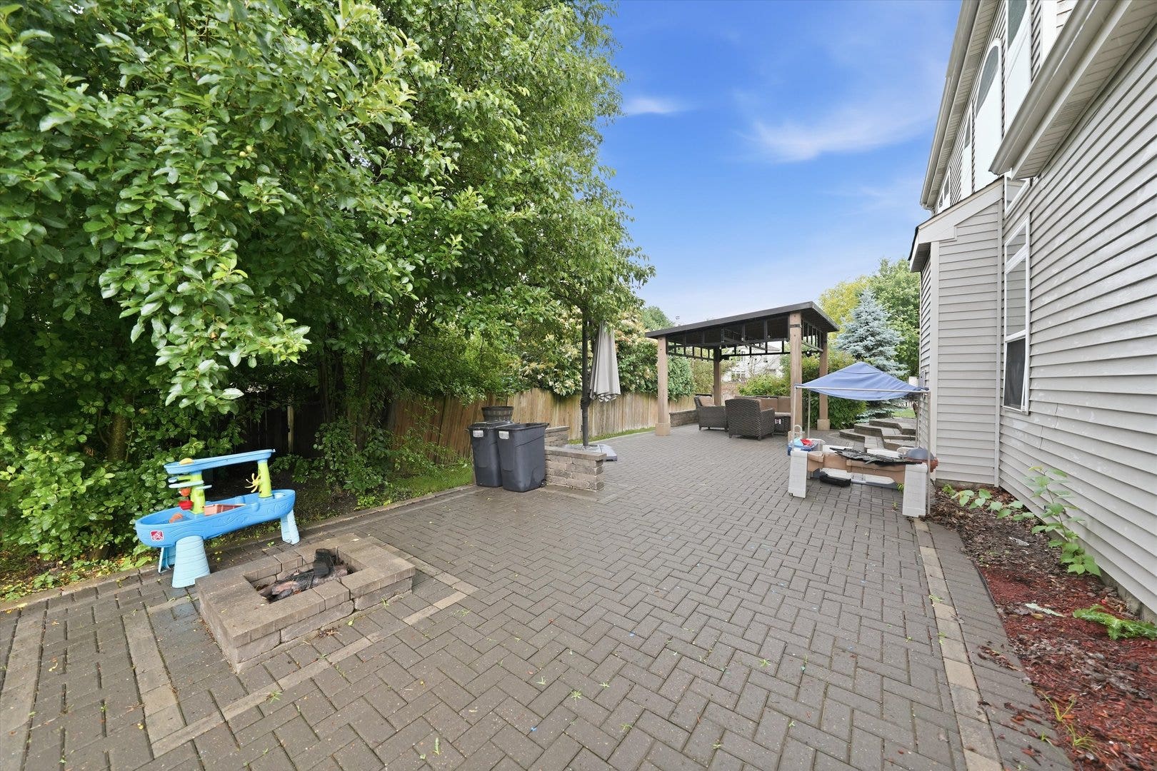 1571 Woodland Lane, Bolingbrook, IL 60490 1571 Woodland Lane, Bolingbrook, IL 60490