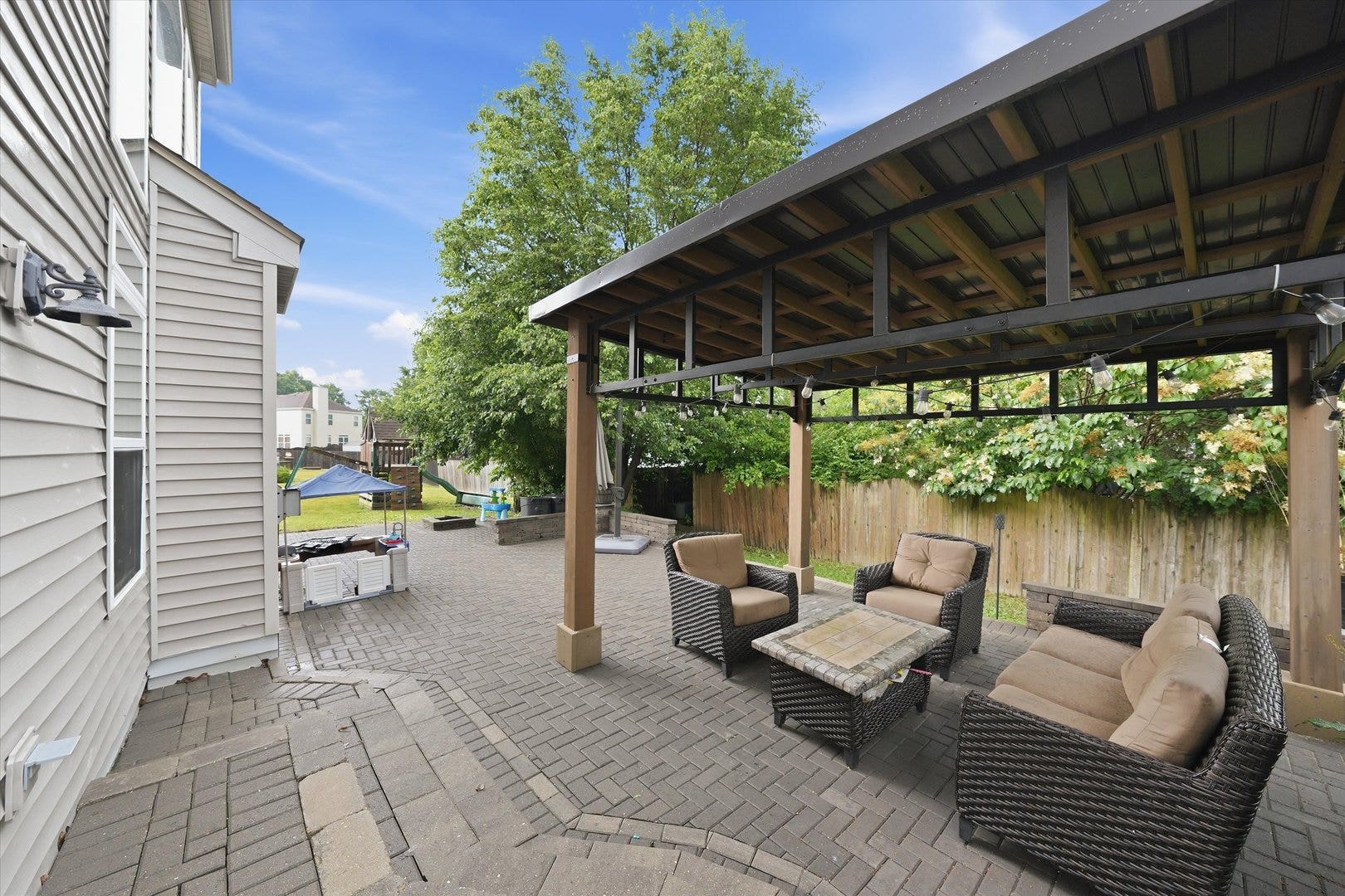 1571 Woodland Lane, Bolingbrook, IL 60490 1571 Woodland Lane, Bolingbrook, IL 60490