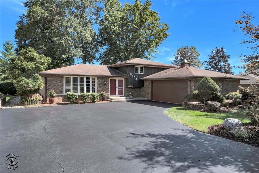 Property photo for 9953 S 82nd Court, Palos Hills, IL