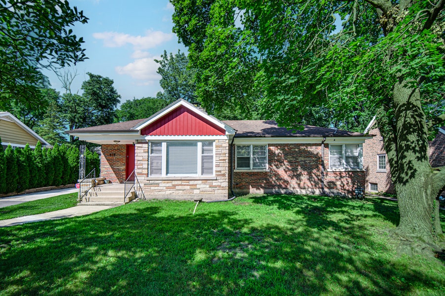 Property photo for 618 Dundee Avenue, Flossmoor, IL