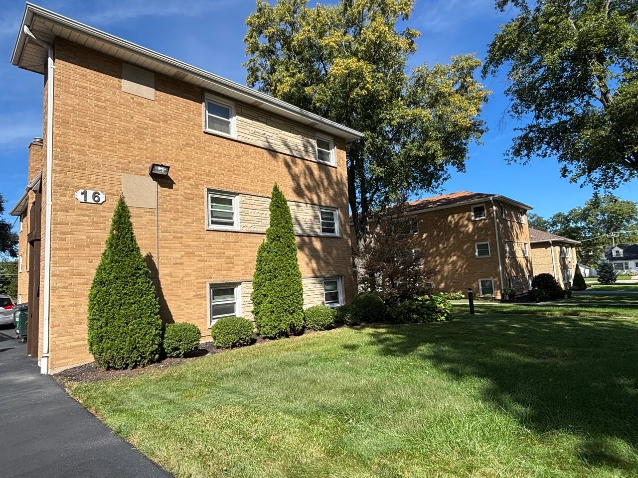 16 2ND Street, #F, Downers Grove, IL 60515 16 2ND Street, #F, Downers Grove, IL 60515