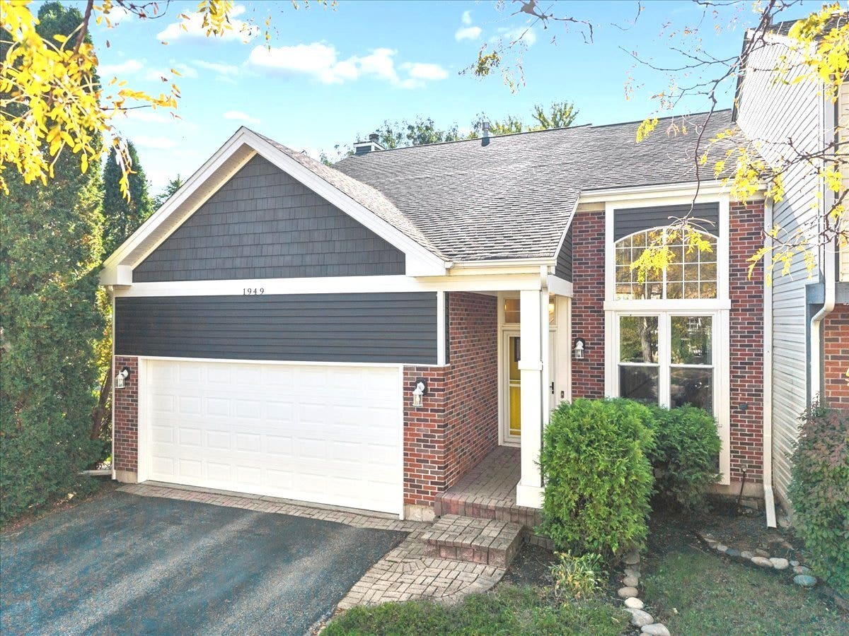 1949 Barnhill Drive, Mundelein, IL 60060