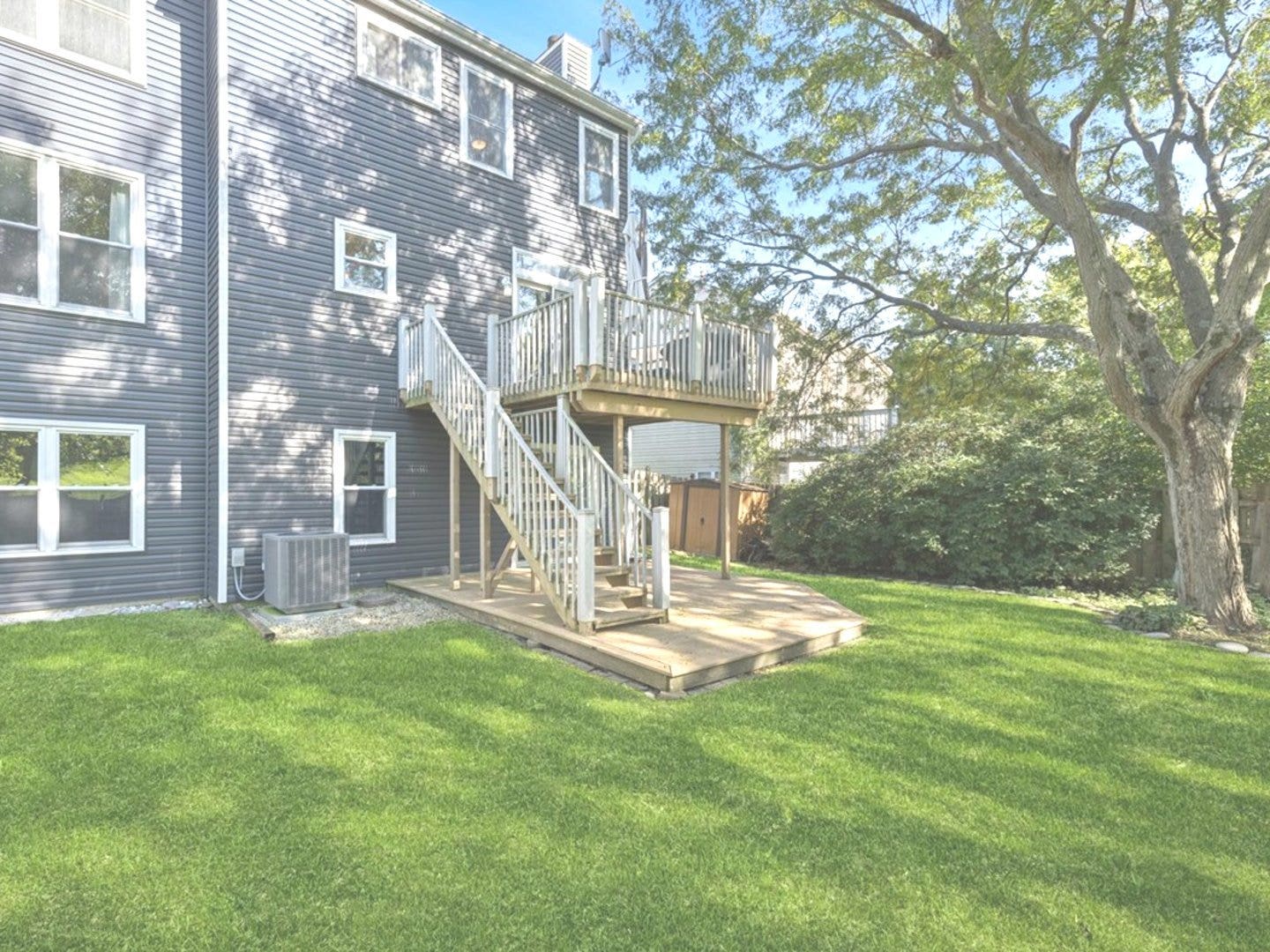1949 Barnhill Drive, Mundelein, IL 60060