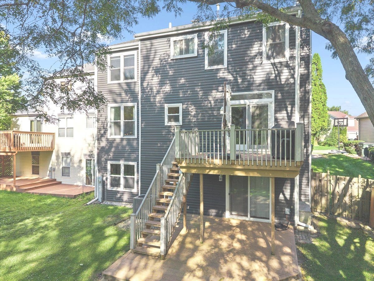 1949 Barnhill Drive, Mundelein, IL 60060