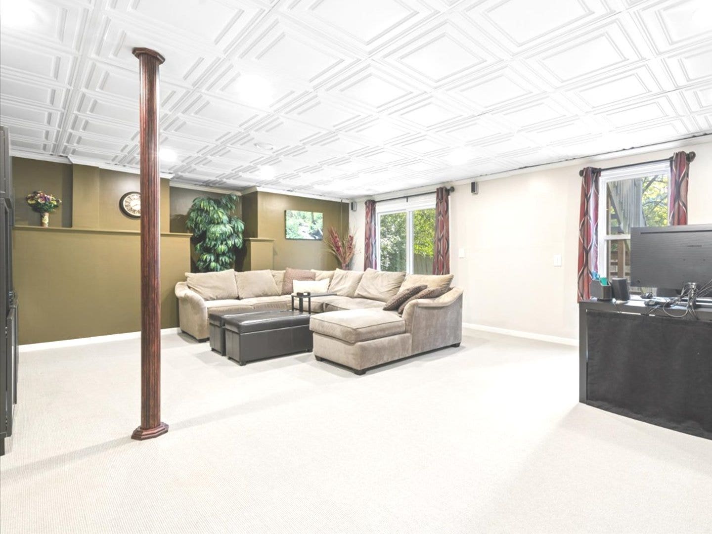 1949 Barnhill Drive, Mundelein, IL 60060