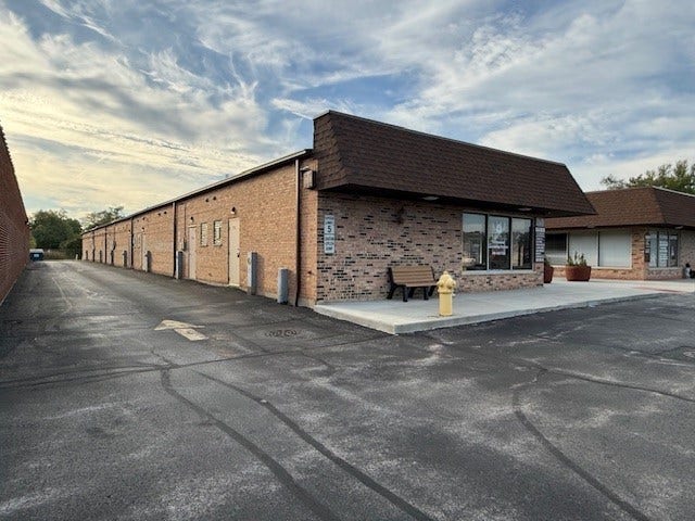 17732 Oak Park Avenue, #AB, Tinley Park, IL 60477 17732 Oak Park Avenue, #AB, Tinley Park, IL 60477