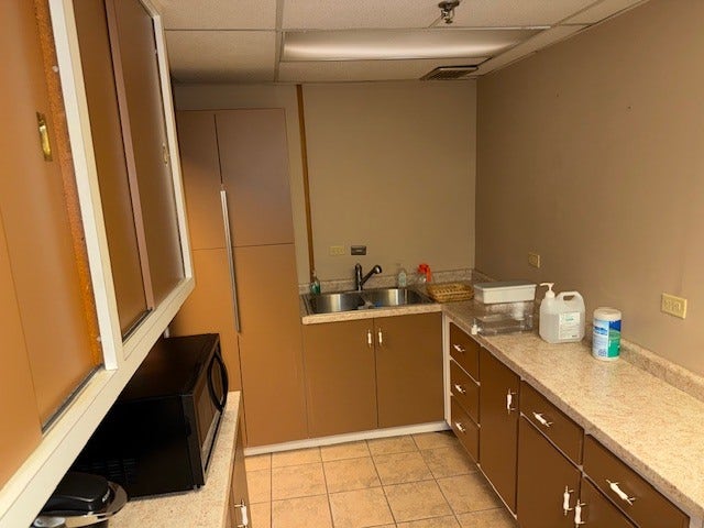17732 Oak Park Avenue, #AB, Tinley Park, IL 60477 17732 Oak Park Avenue, #AB, Tinley Park, IL 60477