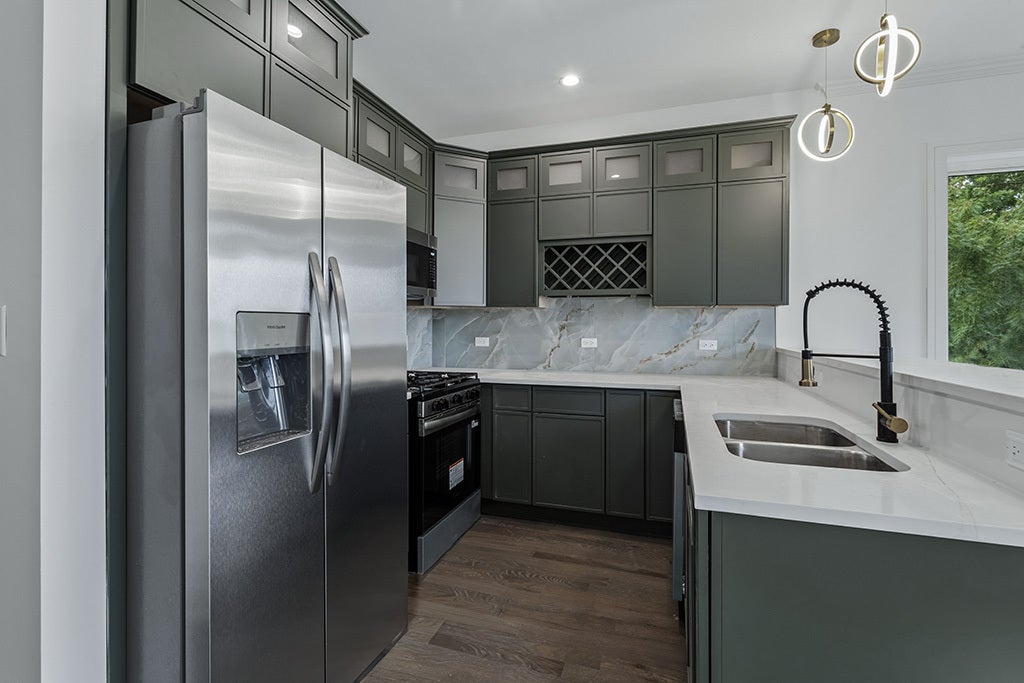4623 S Prairie Avenue, Chicago, IL 60653 4623 S Prairie Avenue, Chicago, IL 60653