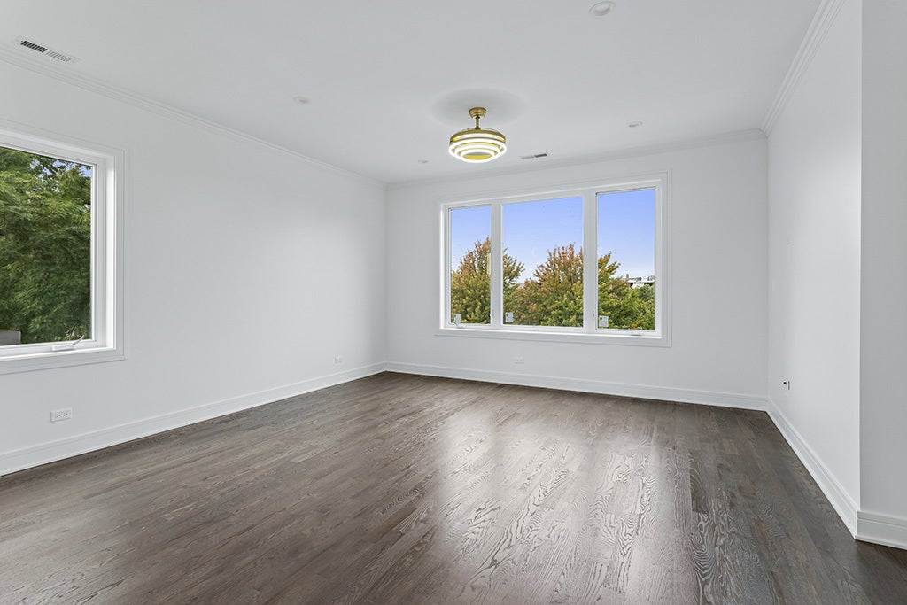 4623 S Prairie Avenue, Chicago, IL 60653 4623 S Prairie Avenue, Chicago, IL 60653
