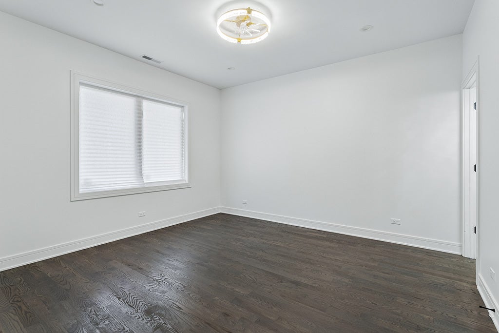 4623 S Prairie Avenue, Chicago, IL 60653 4623 S Prairie Avenue, Chicago, IL 60653