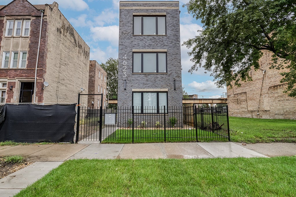 4623 S Prairie Avenue, Chicago, IL 60653 4623 S Prairie Avenue, Chicago, IL 60653