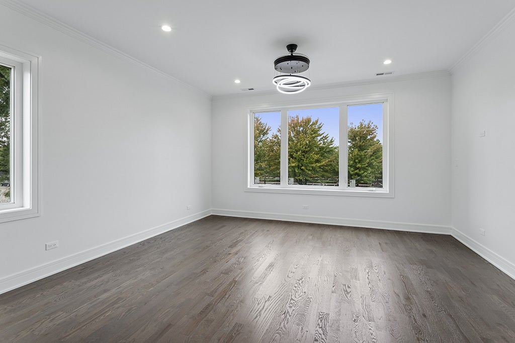 4623 S Prairie Avenue, Chicago, IL 60653 4623 S Prairie Avenue, Chicago, IL 60653