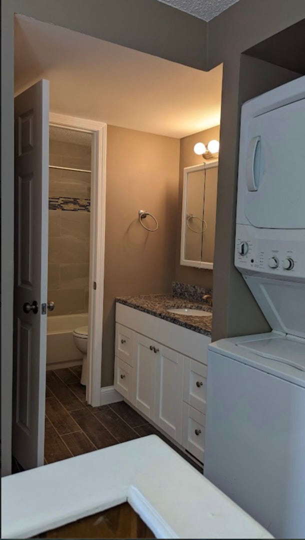 503 Kenneth Circle, #503, Elgin, IL 60120 503 Kenneth Circle, #503, Elgin, IL 60120
