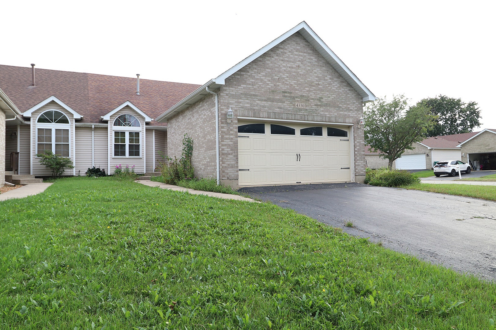 4330 River Glen Drive, Joliet, IL 60431 4330 River Glen Drive, Joliet, IL 60431