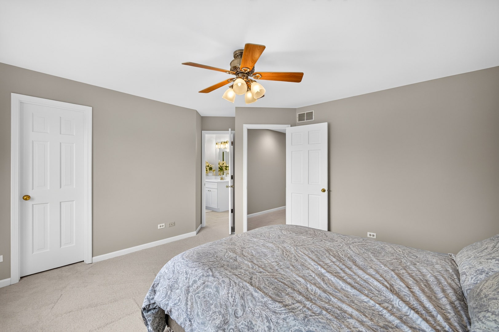 4020 White Eagle Drive, Naperville, IL 60564