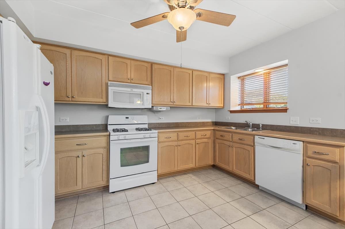 11131 Waters Edge Drive, #1B, Orland Park, IL 60467