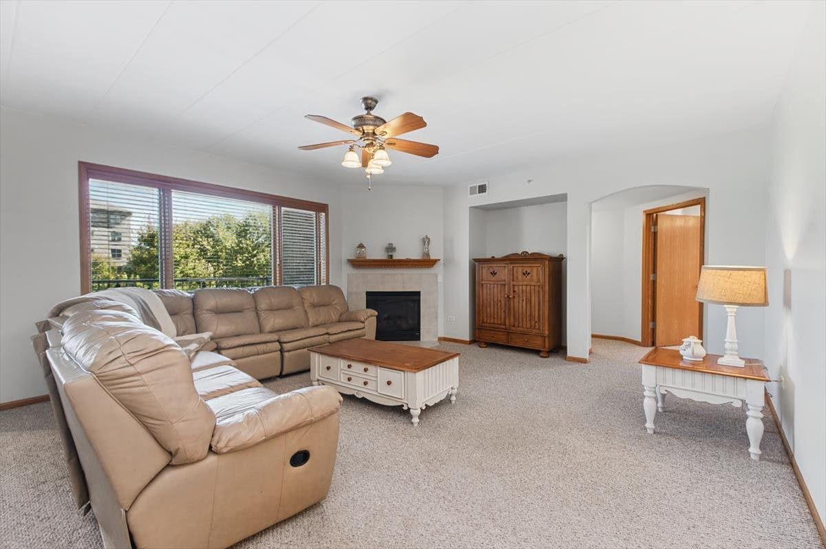 11131 Waters Edge Drive, #1B, Orland Park, IL 60467