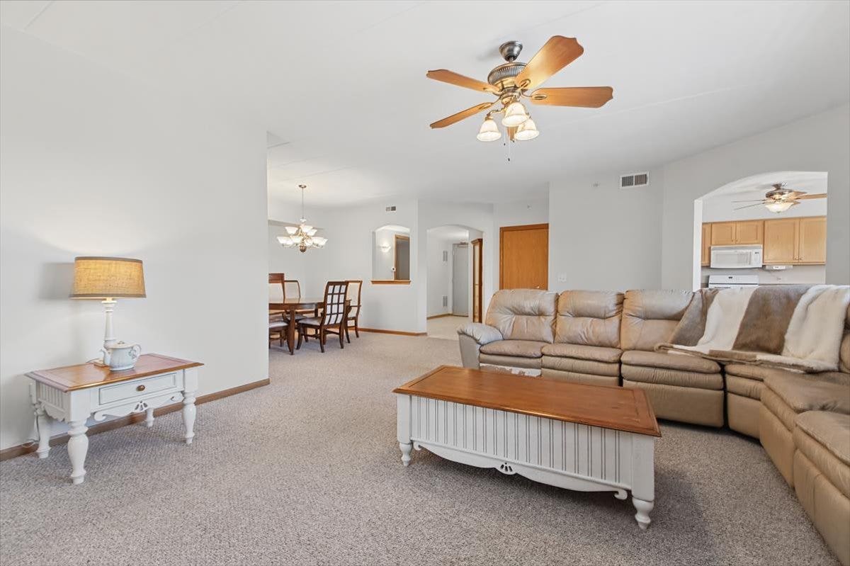 11131 Waters Edge Drive, #1B, Orland Park, IL 60467