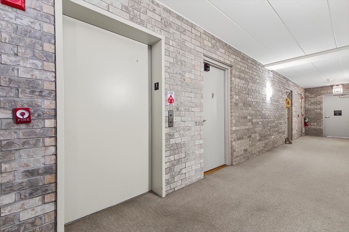 11131 Waters Edge Drive, #1B, Orland Park, IL 60467