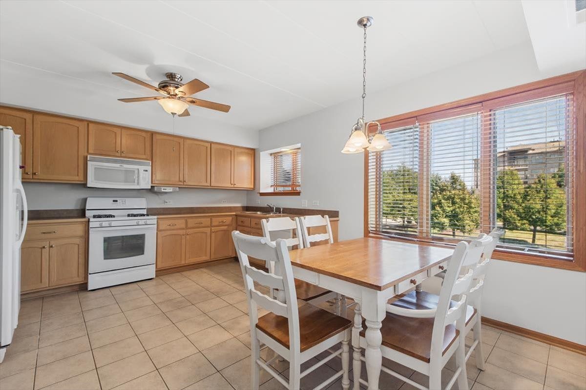 11131 Waters Edge Drive, #1B, Orland Park, IL 60467
