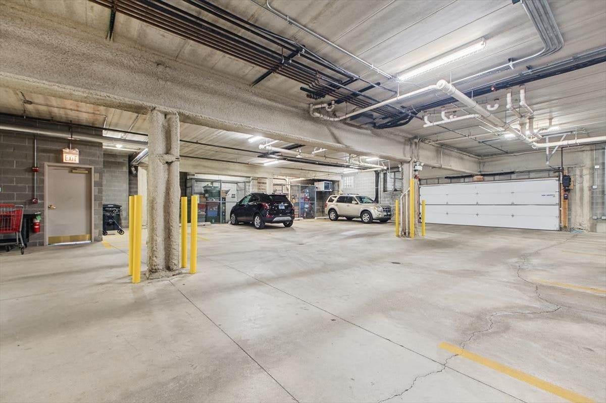 11131 Waters Edge Drive, #1B, Orland Park, IL 60467