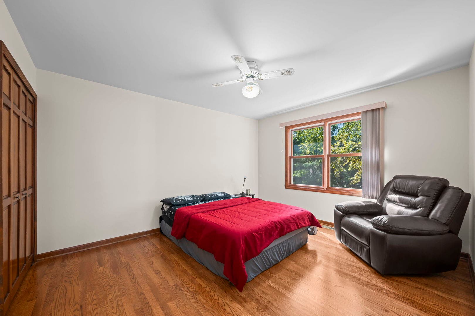 2205 Brown Court, Naperville, IL 60565