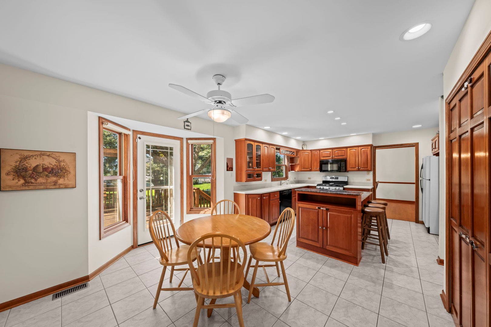 2205 Brown Court, Naperville, IL 60565