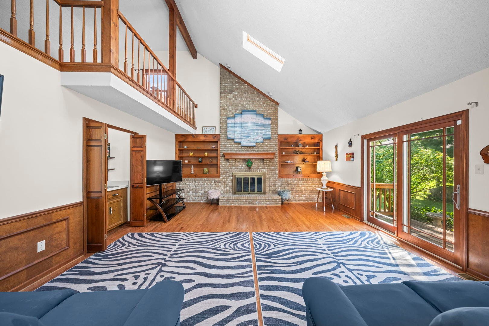 2205 Brown Court, Naperville, IL 60565