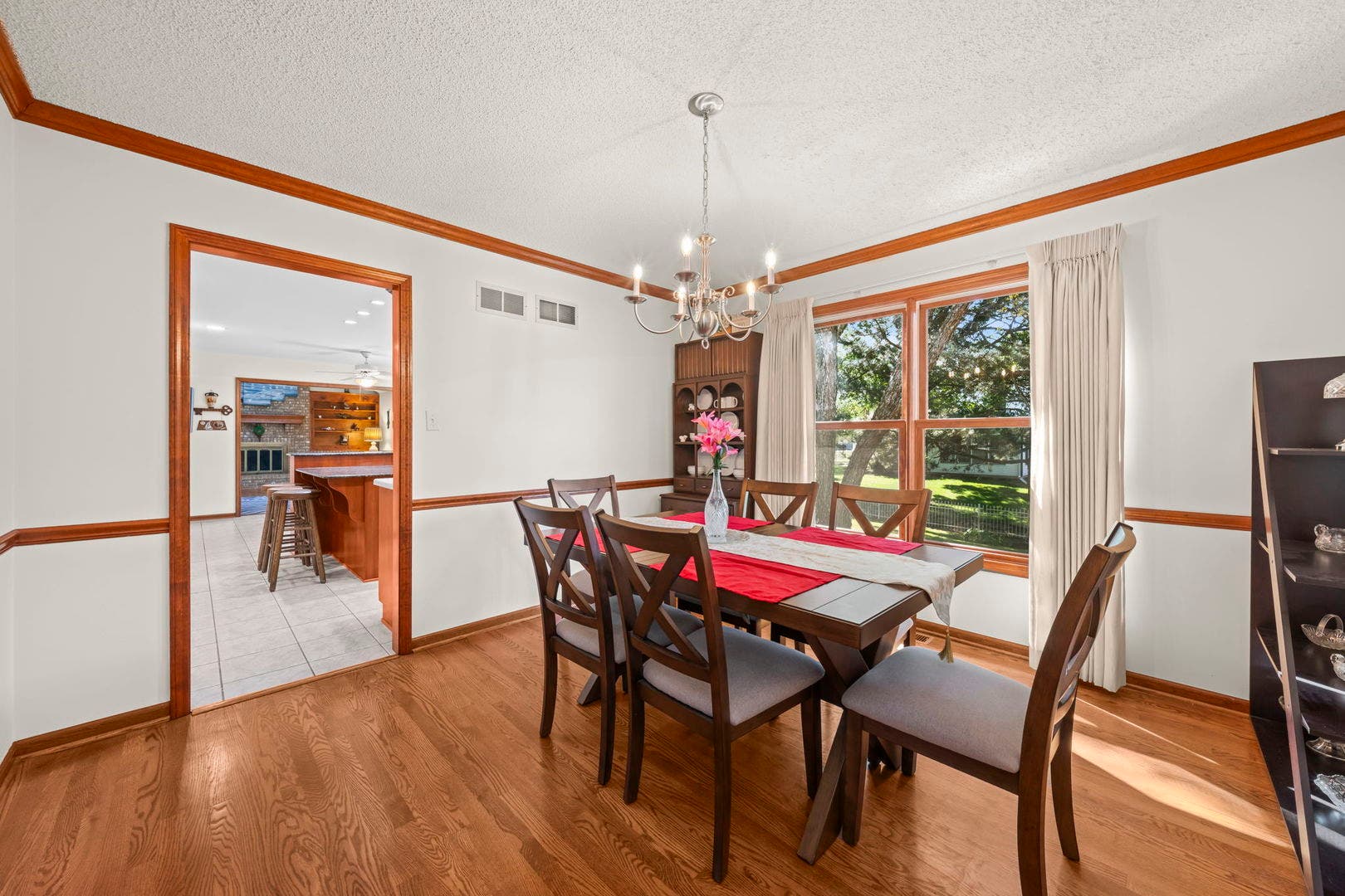 2205 Brown Court, Naperville, IL 60565