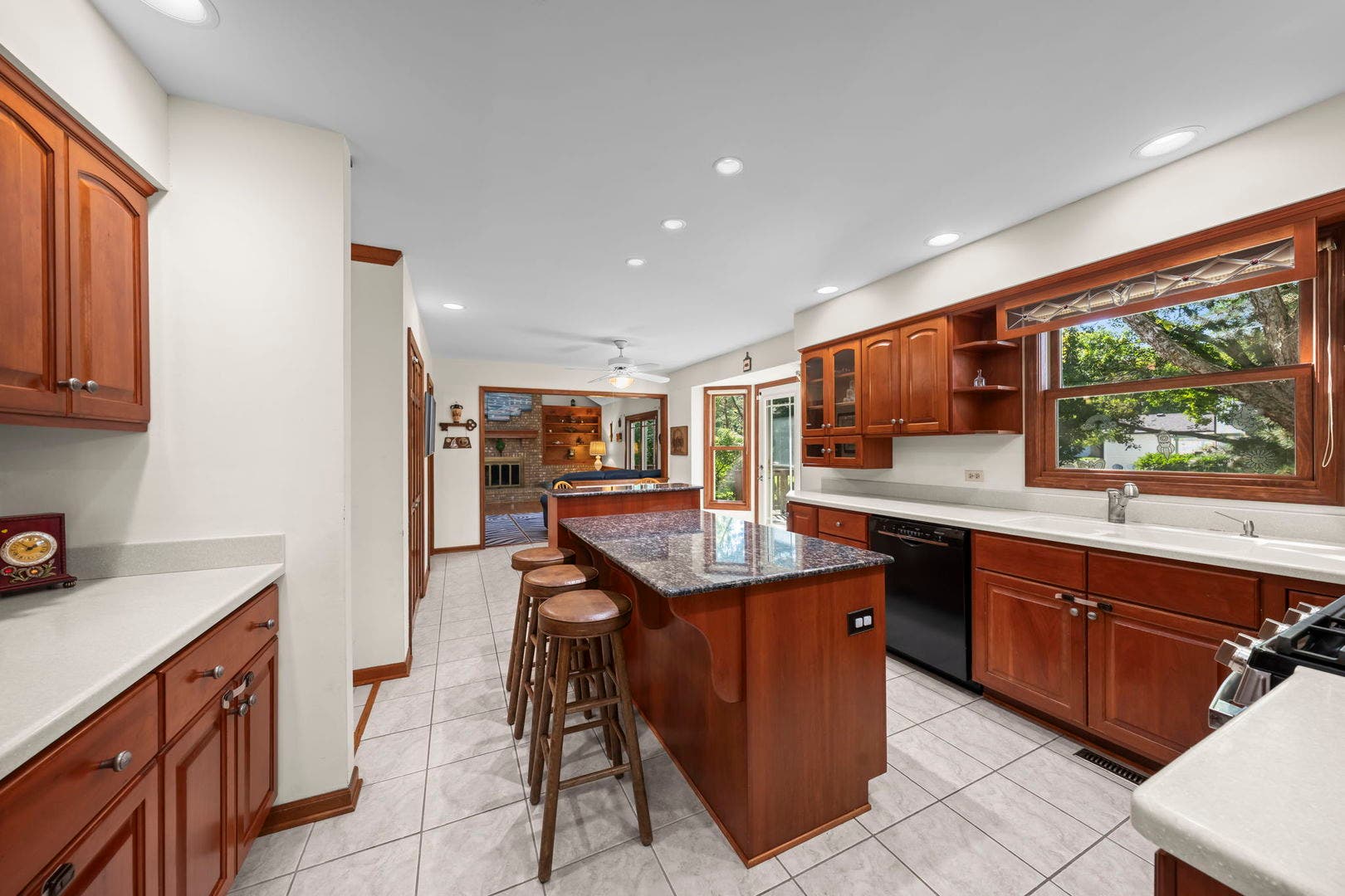 2205 Brown Court, Naperville, IL 60565