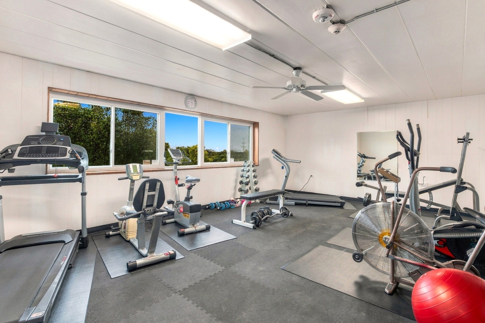 5300 Walnut Avenue, #17A, Downers Grove, IL 60515 5300 Walnut Avenue, #17A, Downers Grove, IL 60515