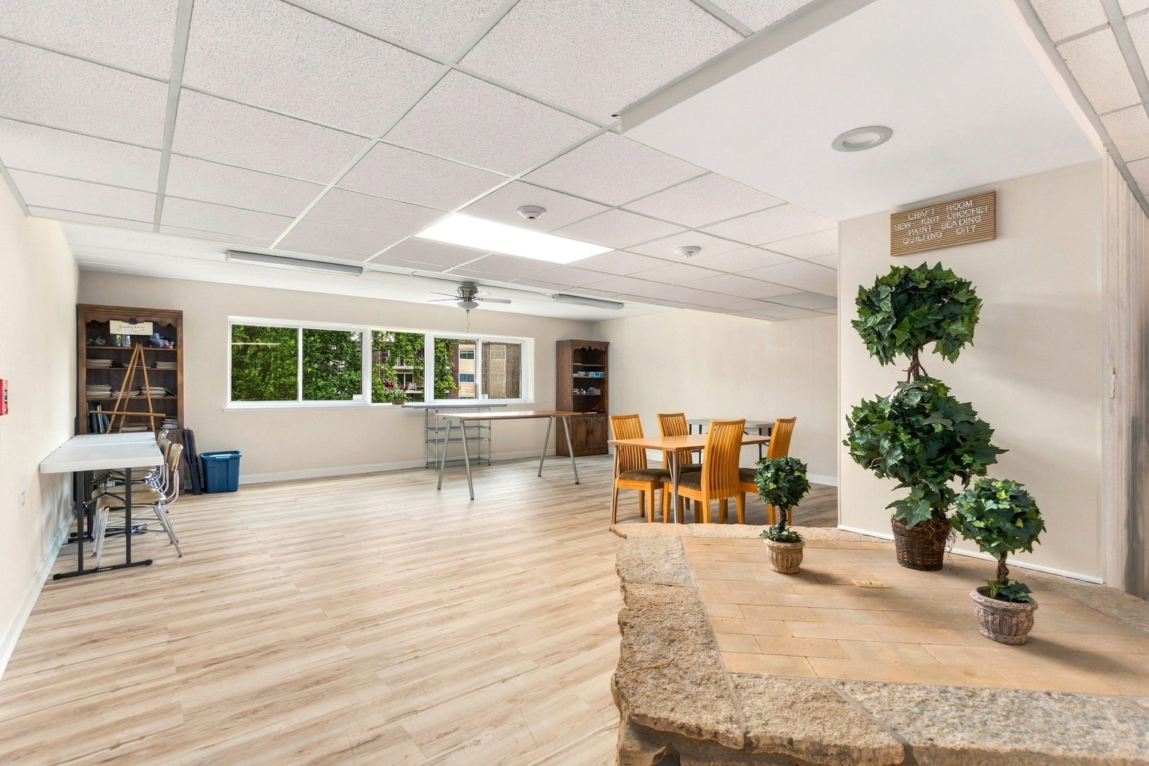 5300 Walnut Avenue, #17A, Downers Grove, IL 60515 5300 Walnut Avenue, #17A, Downers Grove, IL 60515