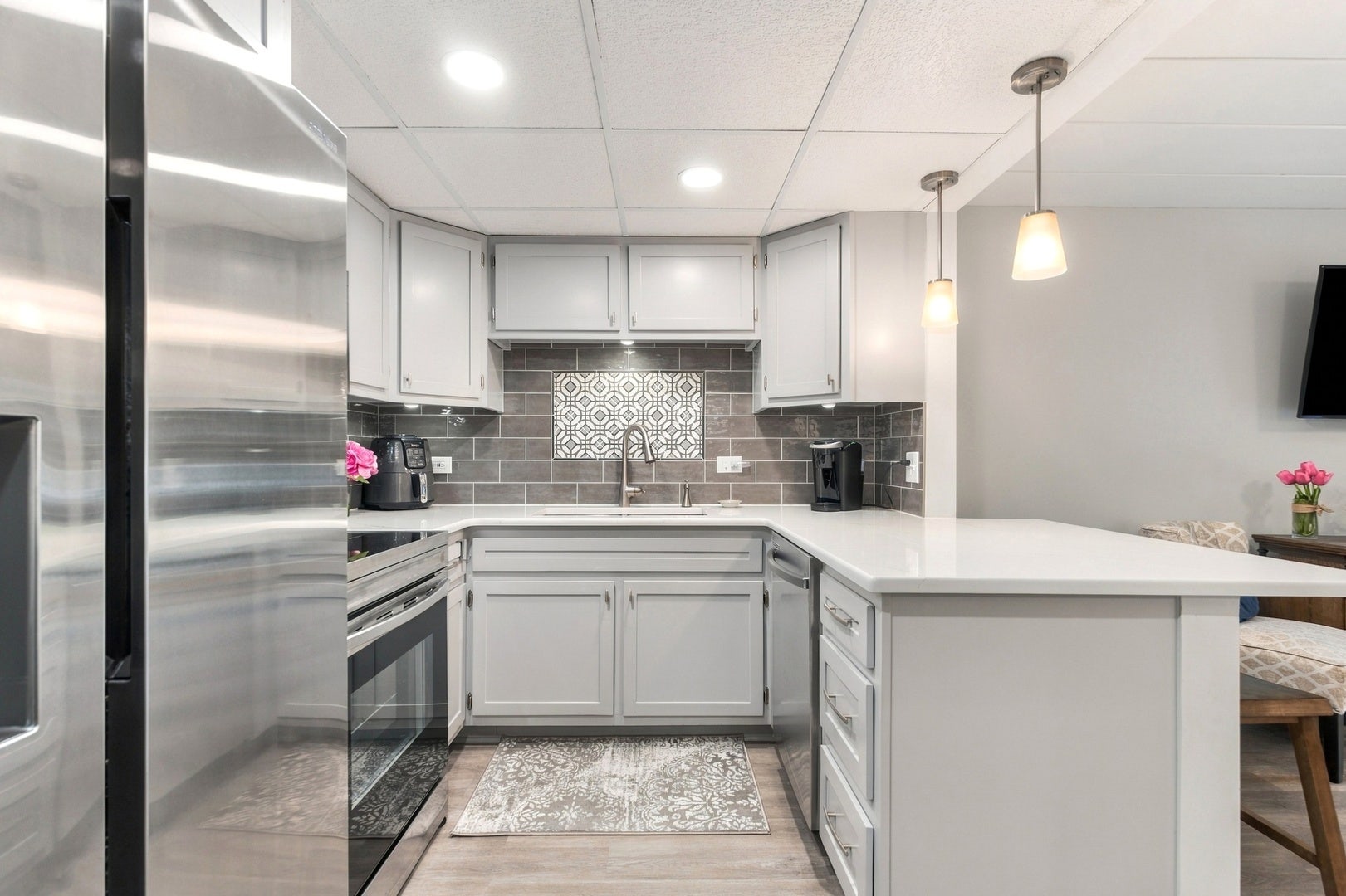5300 Walnut Avenue, #17A, Downers Grove, IL 60515 5300 Walnut Avenue, #17A, Downers Grove, IL 60515