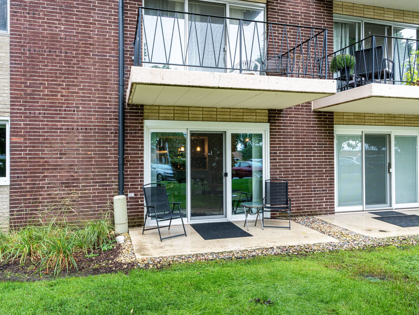 5300 Walnut Avenue, #17A, Downers Grove, IL 60515 5300 Walnut Avenue, #17A, Downers Grove, IL 60515