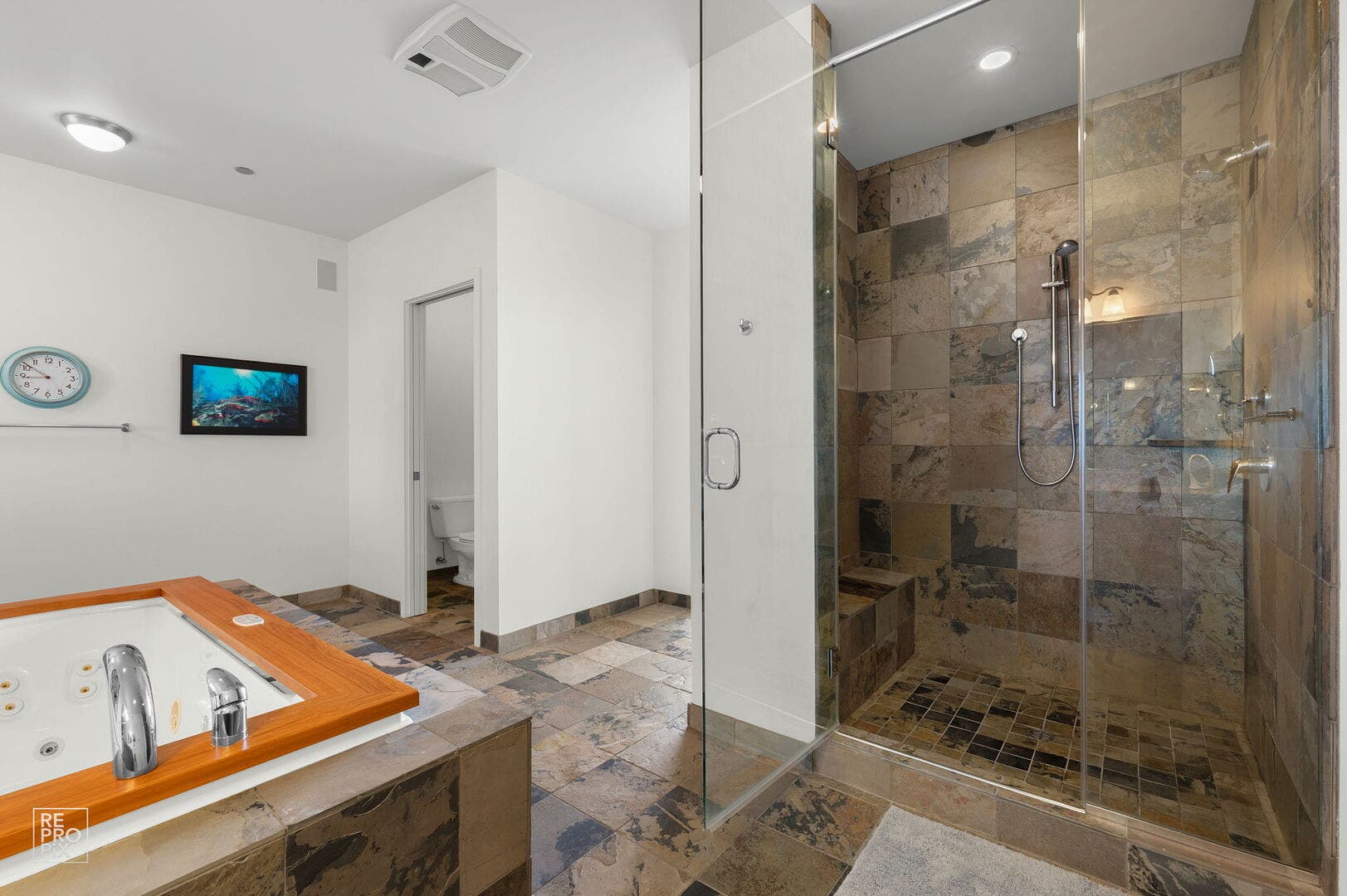 225 N Columbus Drive, #8006, Chicago, IL 60601 225 N Columbus Drive, #8006, Chicago, IL 60601