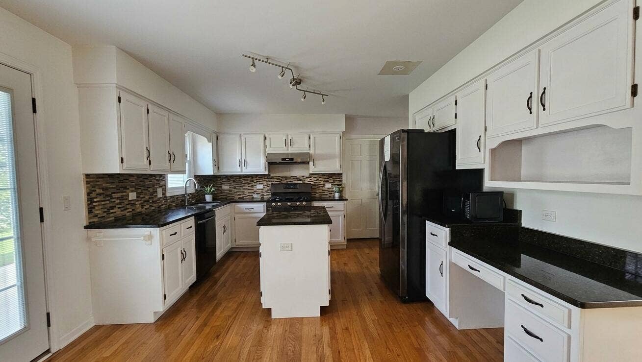 3395 Charlemaine Drive, Aurora, IL 60504 3395 Charlemaine Drive, Aurora, IL 60504