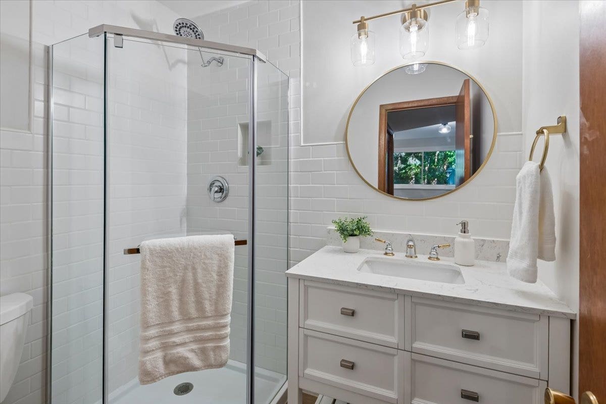 921 Bartlett Terrace, Libertyville, IL 60048 921 Bartlett Terrace, Libertyville, IL 60048