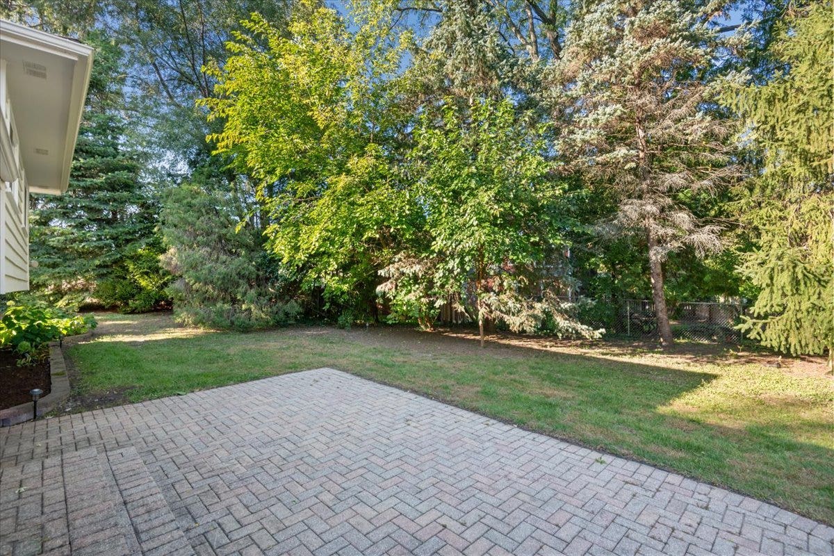 921 Bartlett Terrace, Libertyville, IL 60048 921 Bartlett Terrace, Libertyville, IL 60048