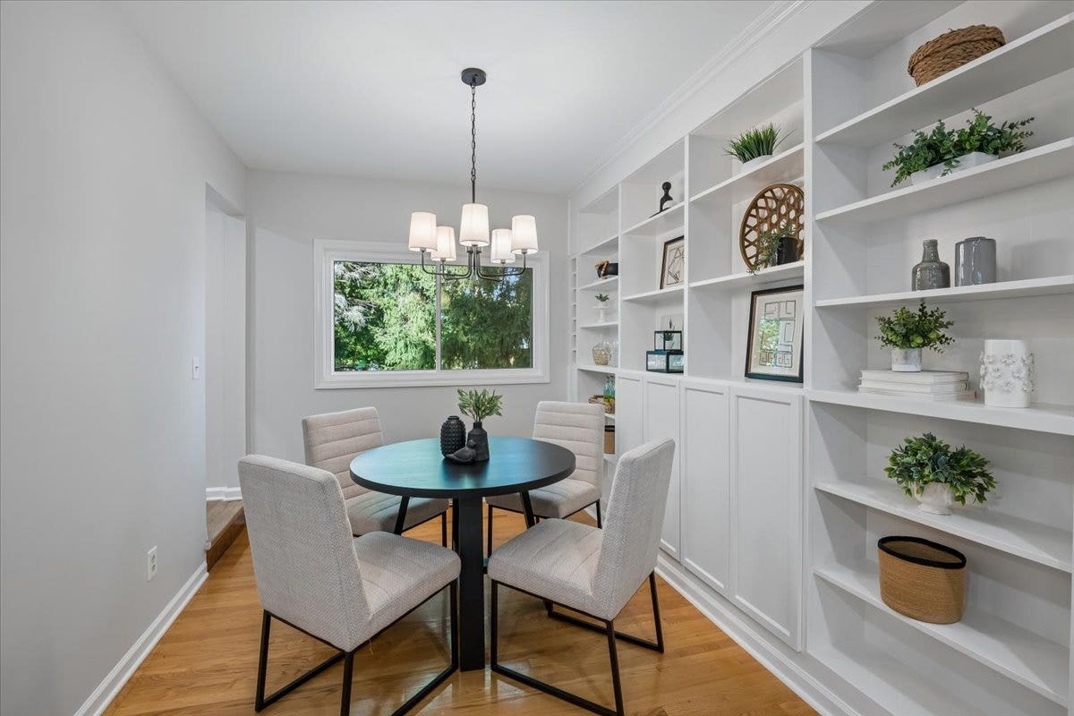 921 Bartlett Terrace, Libertyville, IL 60048 921 Bartlett Terrace, Libertyville, IL 60048