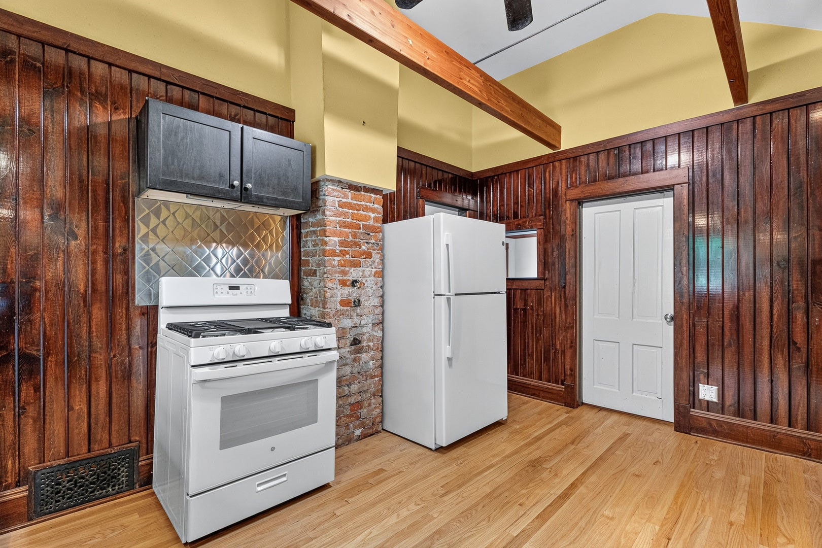 402 Porter Street, Lemont, IL 60439