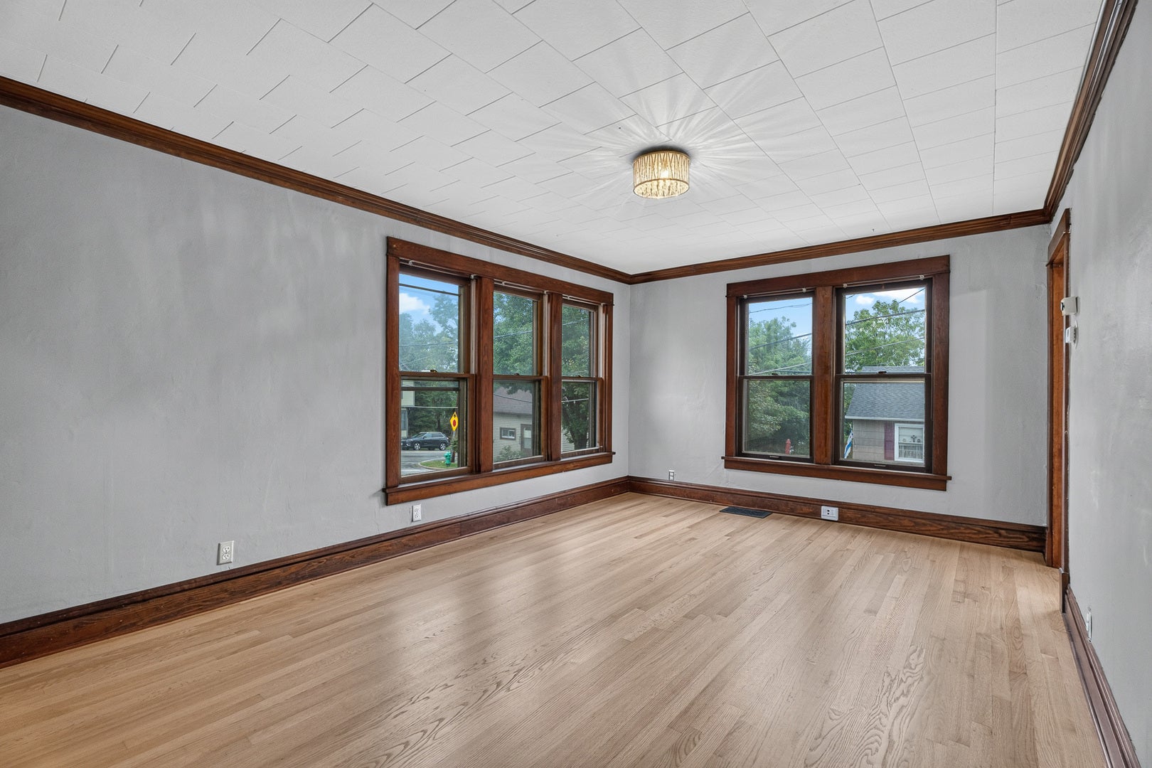 402 Porter Street, Lemont, IL 60439